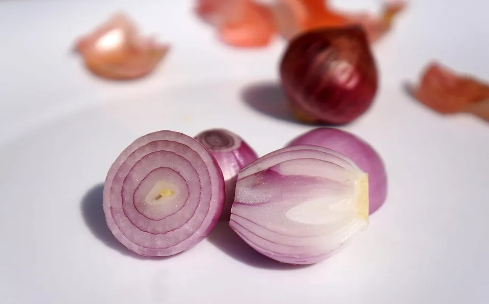 Fresh Yellow Onions, Premium Whole Onions, Farm Fresh, Flavorful & Nutritious, Ideal for Cooking, Stir-Fry, Soups, Roasting & Daily Kitchen Use