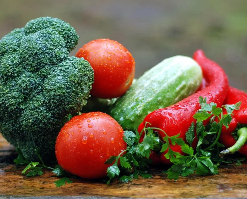 Fresh Mixed Vegetables, Premium Quality Farm Fresh Produce, Non-GMO, Nutrient-Rich, Ideal for Cooking, Stir-Fry, Salads & Daily Meals
