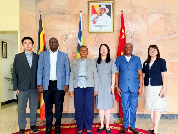 H.E. Ambassador Oliver Wonekha of the Republic of Uganda to China met with a delegation led by Ji Jingjing, Vice President of IBI